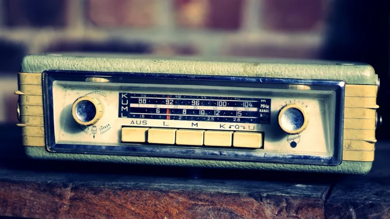 Adding CarPlay to an Older Car With a New Stereo