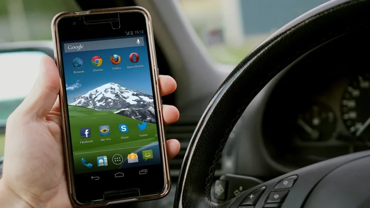 Are Wireless CarPlay Adapters Worth It?