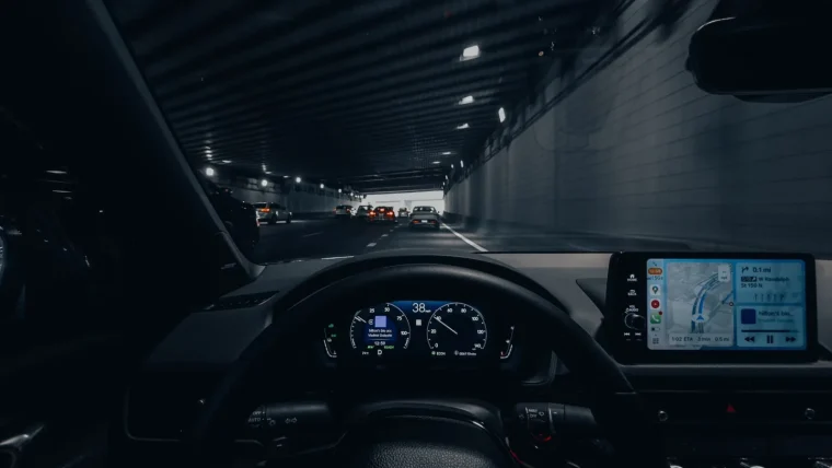 Portable Screen vs Aftermarket Head Unit