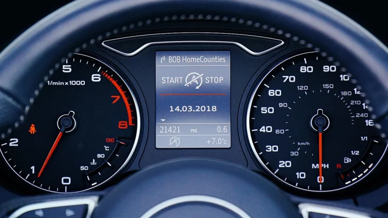 What Is a Portable CarPlay Screen, Exactly?