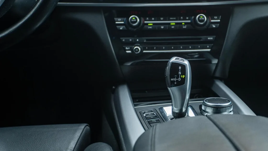 Android auto keeps disconnecting shown in a real car