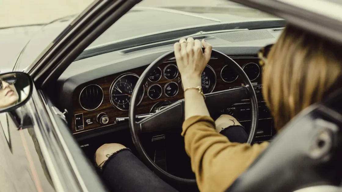 Carplay keeps disconnecting shown in a real car