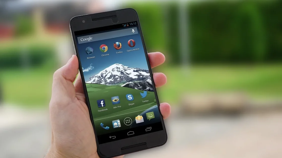 Carplay vs android auto shown in a real car
